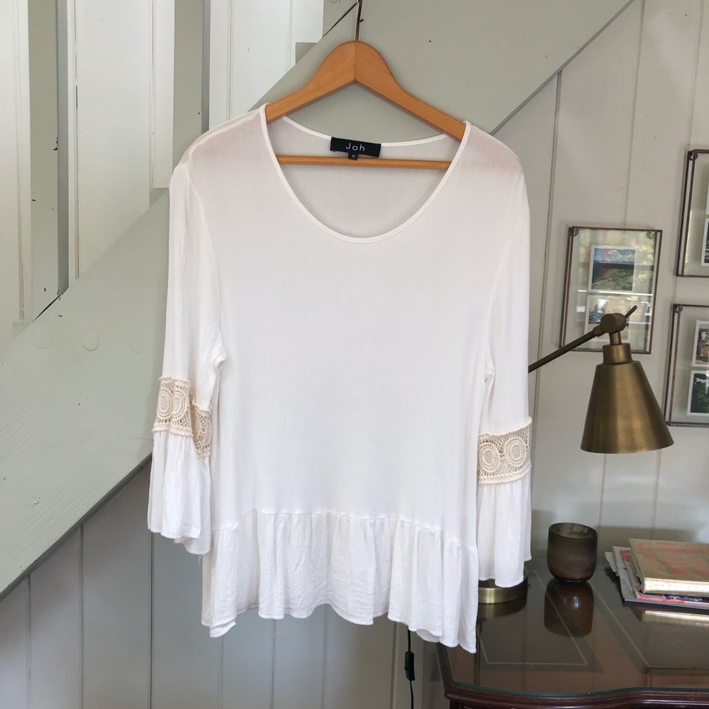 {Bohemian} Bell-sleeved top, like new